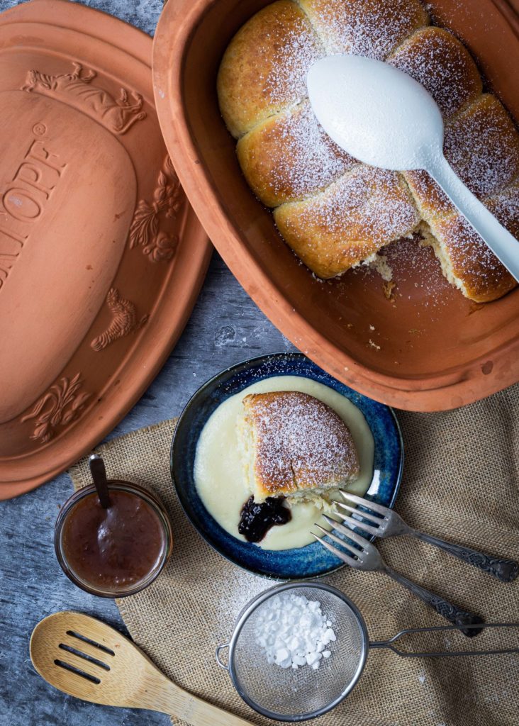 Buchteln aus dem Römertopf Coq au Vin aus dem Römertopf Rezept