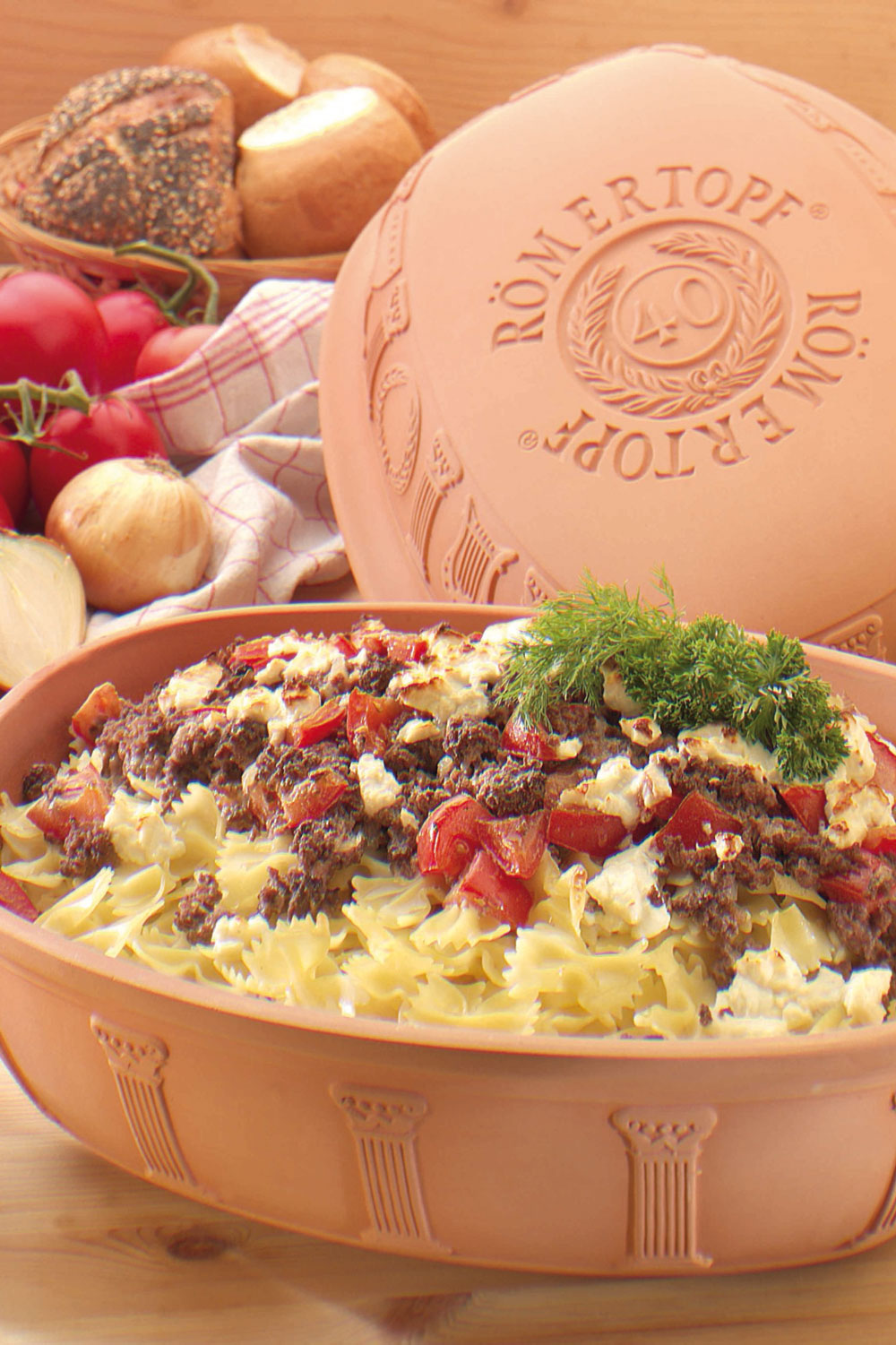 Römertopf Pastitio: Griekse Nudelauflauf — Vlees recept voor de Römertopf