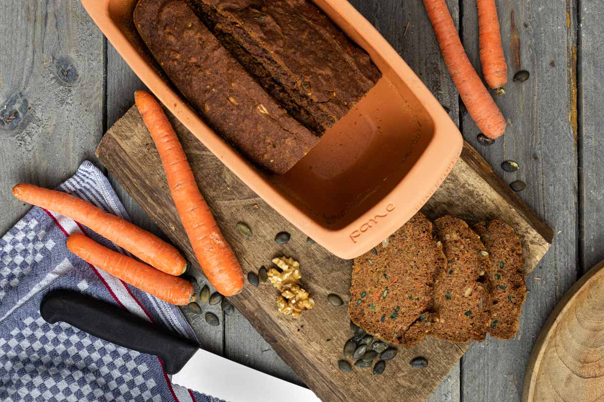 Glutenfreies Buchweizenbrot mit Karotten und Kürbiskernen
