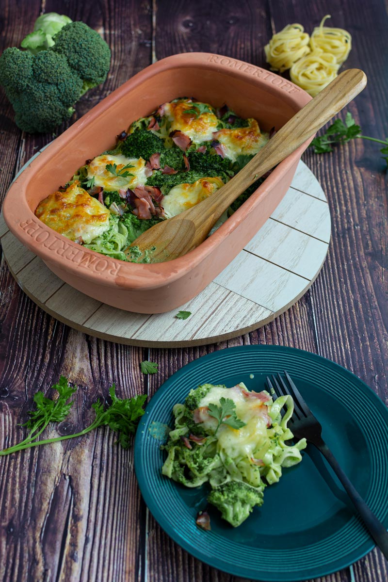 Tagliatelle met peterseliesaus uit de Römertopf — Overig recept voor de Römertopf