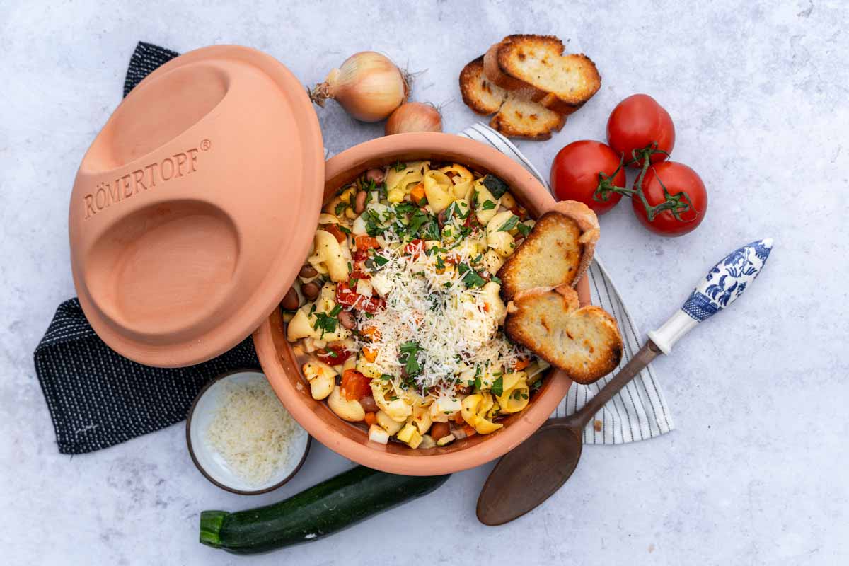 Minestrone - italienische Gemüsesuppe