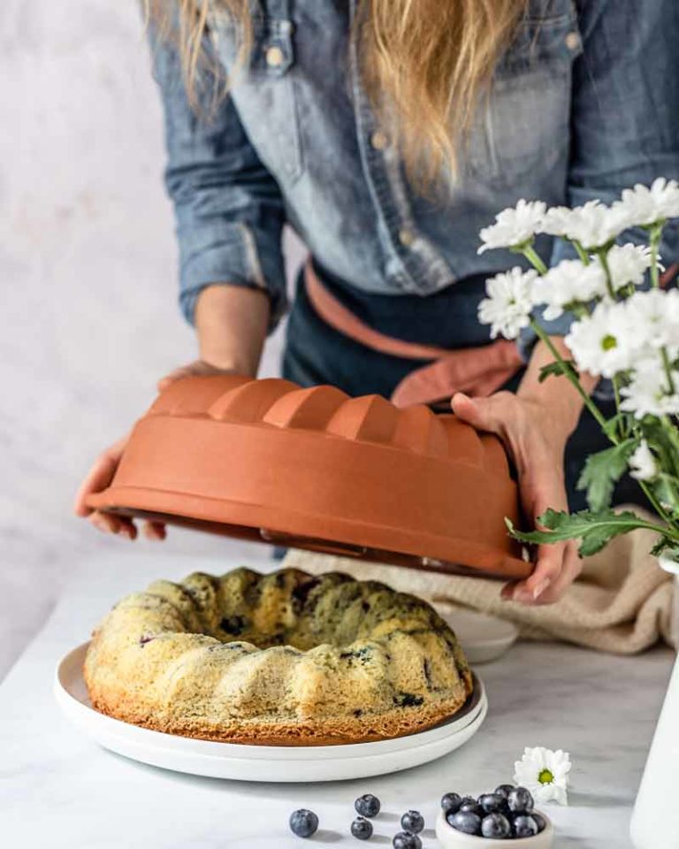 Römertopf-Kuchen-fertig_hoch Gugelhupf aus der Römertopf Form lösen
