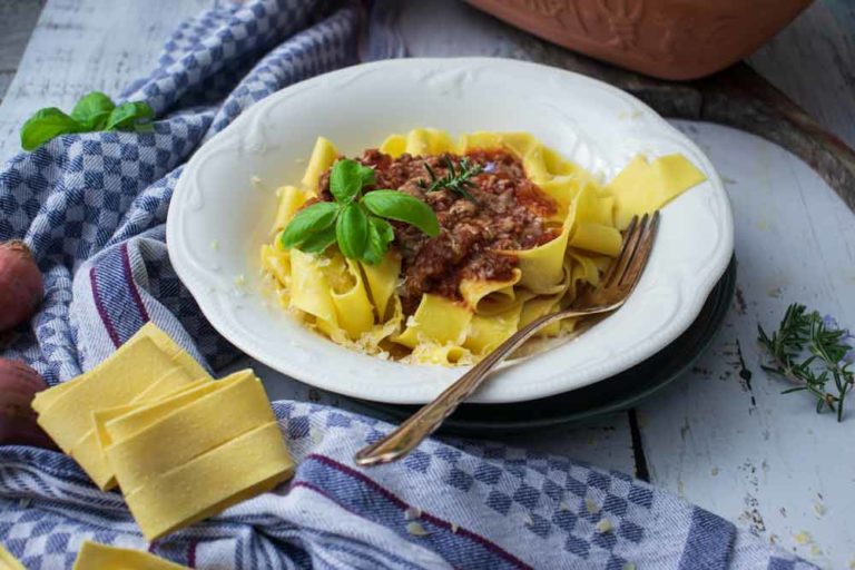 Bolognese Soße aus dem Römertopf Rezept