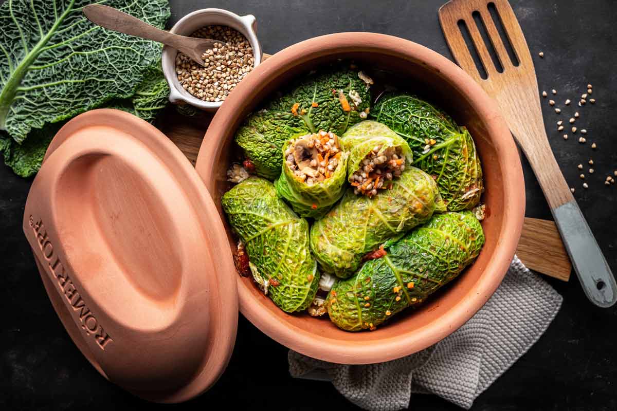 Vegetarische Wirsingrouladen mit Buchweizenfüllung