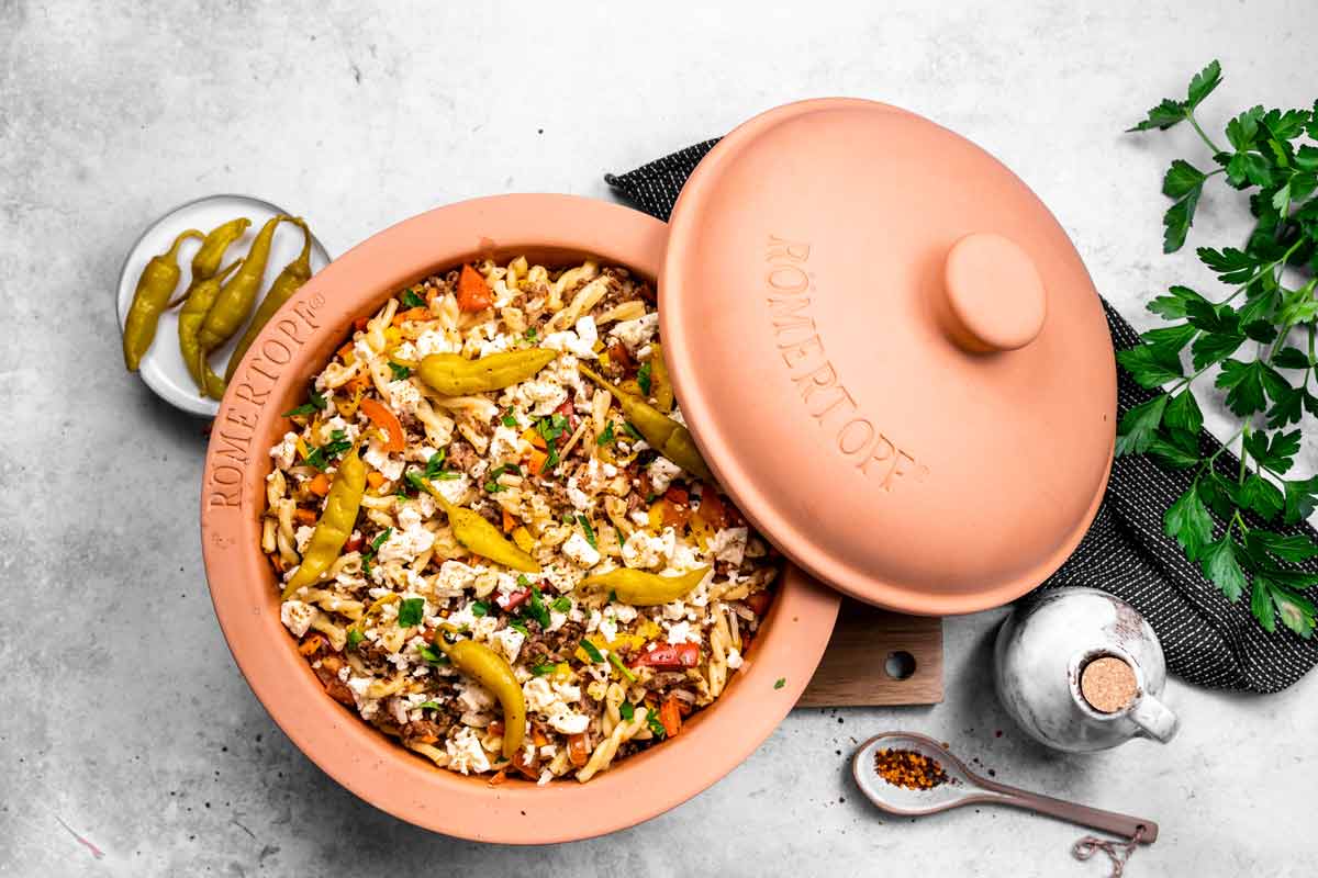 Türkischer Nudelauflauf mit Hackfleisch und Feta