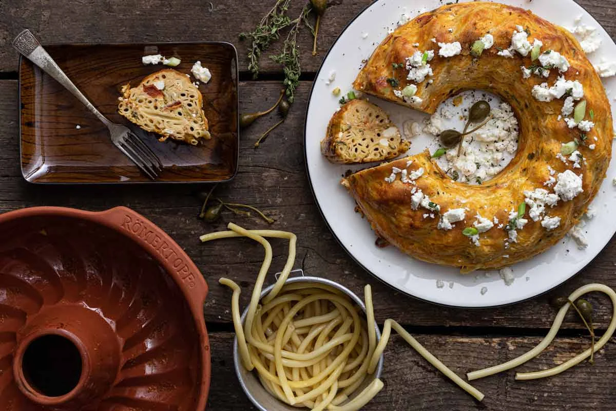 Makkaronitorte mit Fetakäse