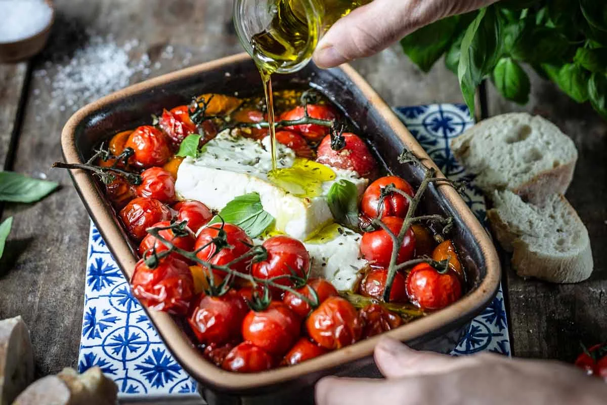 Gebackener Feta auf Kirschtomaten