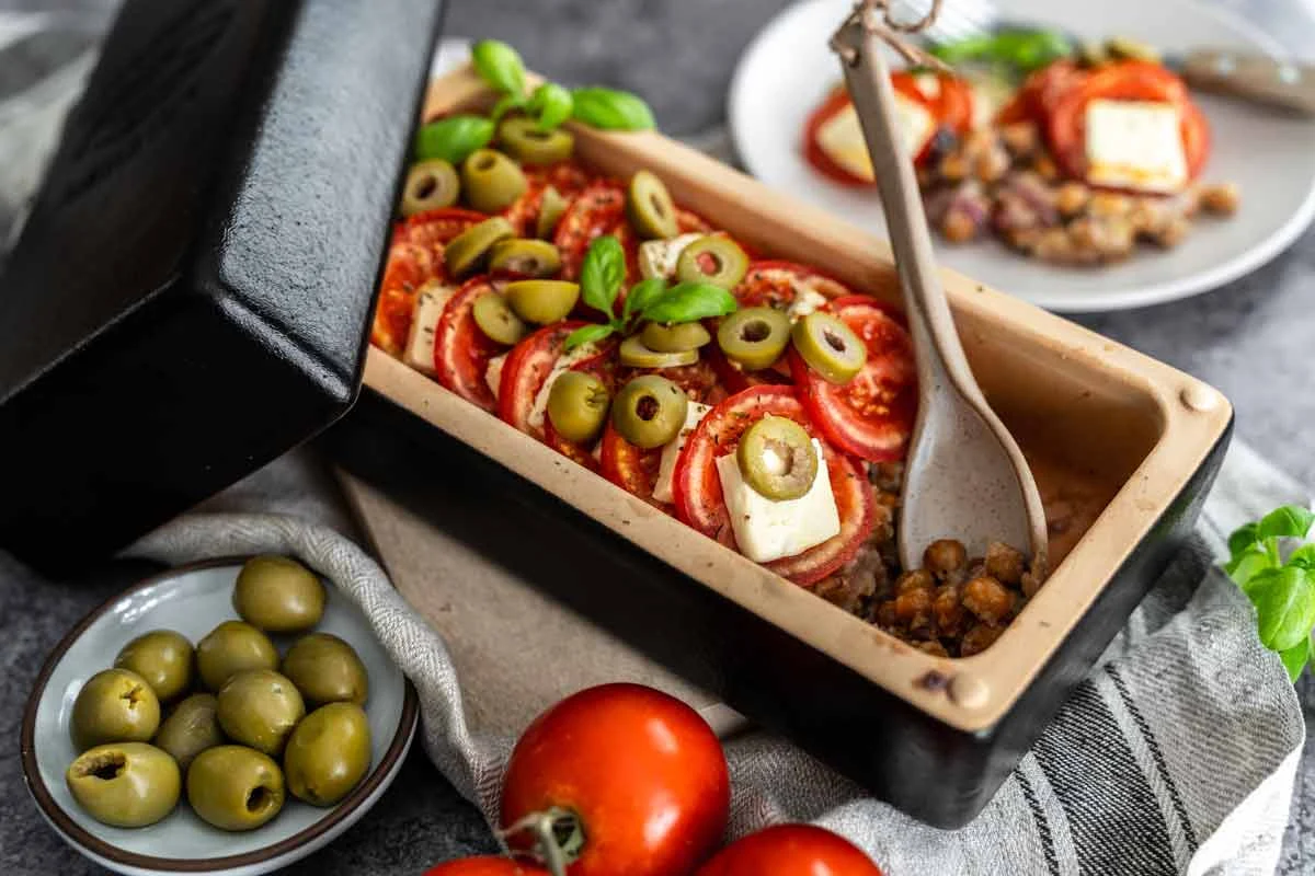 Kichererbsen-Auflauf mit Feta und Tomate