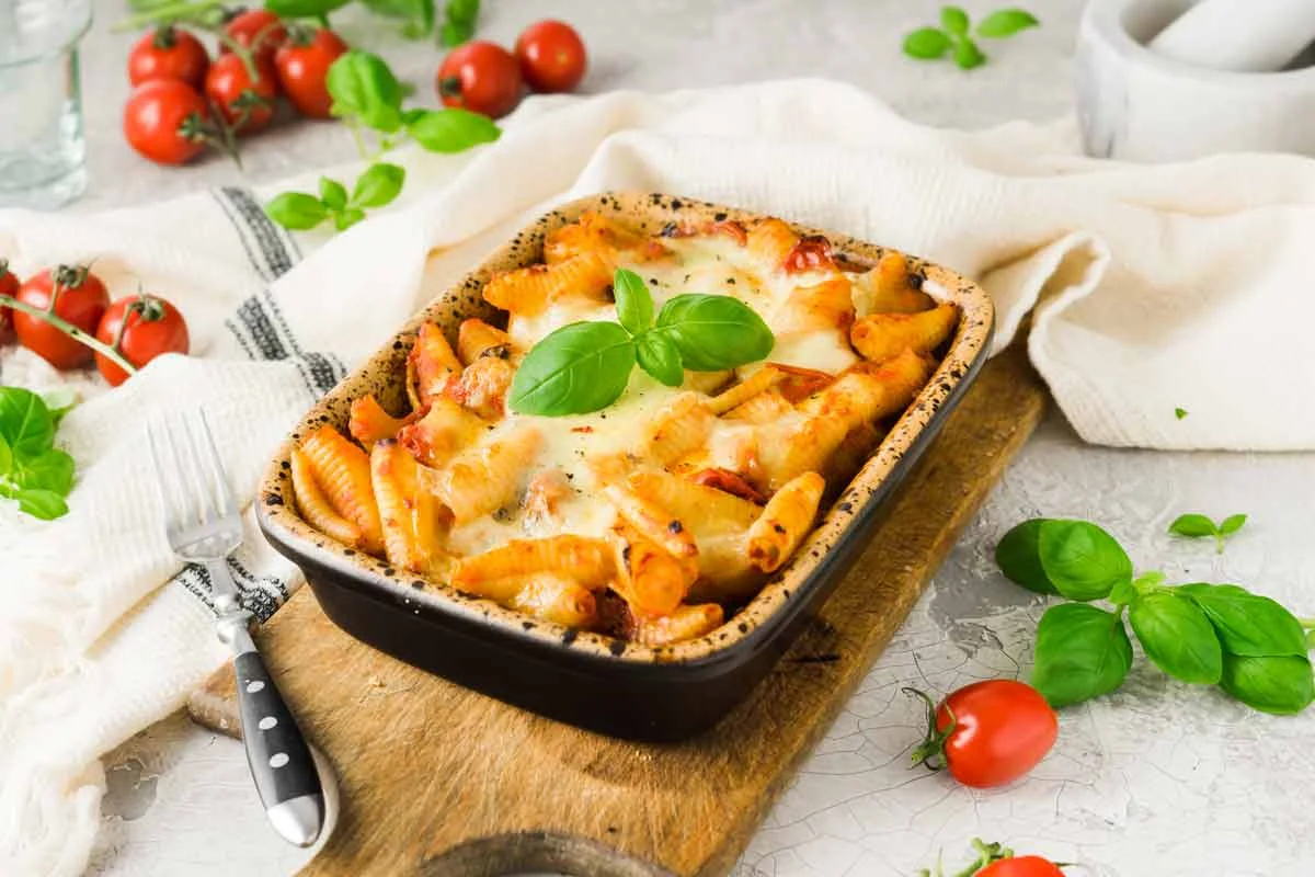 Tomate Mozzarella Nudelauflauf