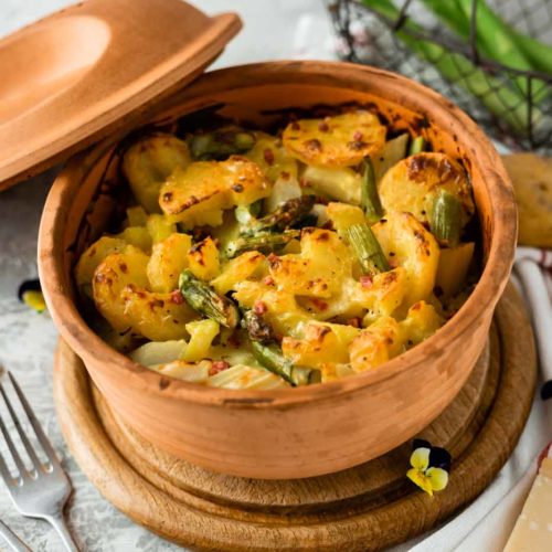 Hähnchen im Römertopf – zart, saftig &amp; knusprig genießen