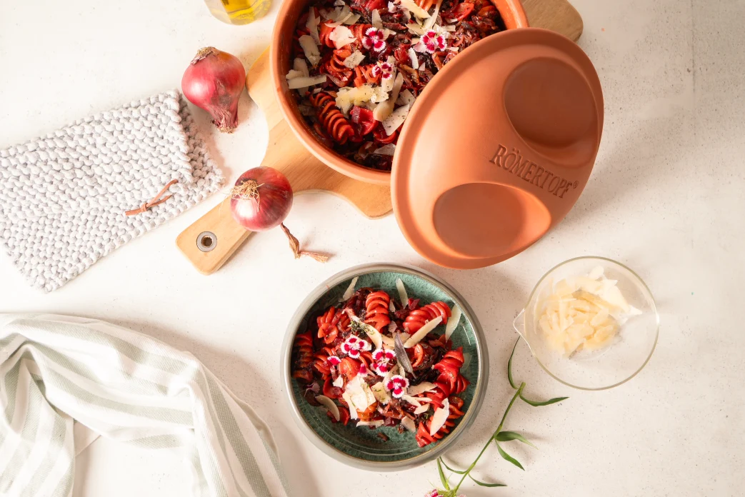 Fusilli Gigante Pink & Herby – Farbenfrohes Mikrowellen-Rezept
