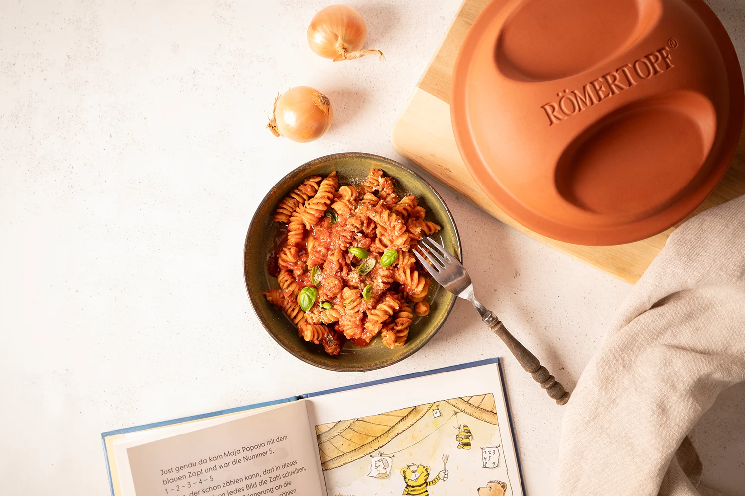 Kinder-Pasta mit Tomatensauce – Schnelles Römertopf-Rezept