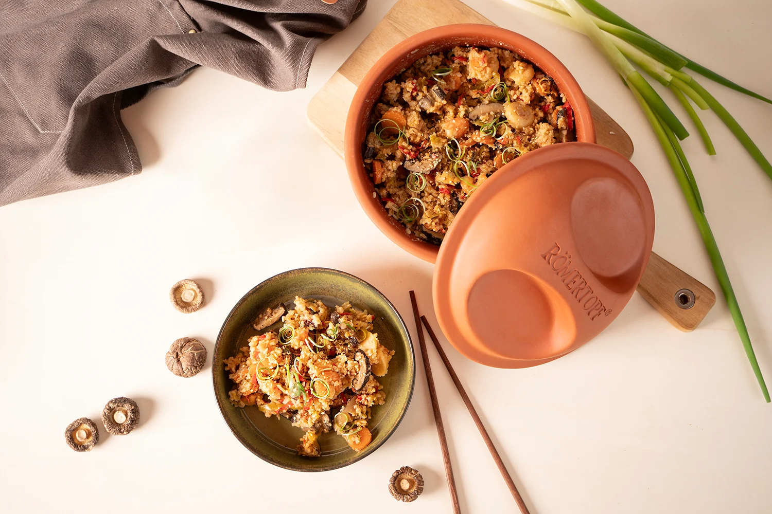 Asiatischer Reistopf mit Garnelen – Schnell & aromatisch