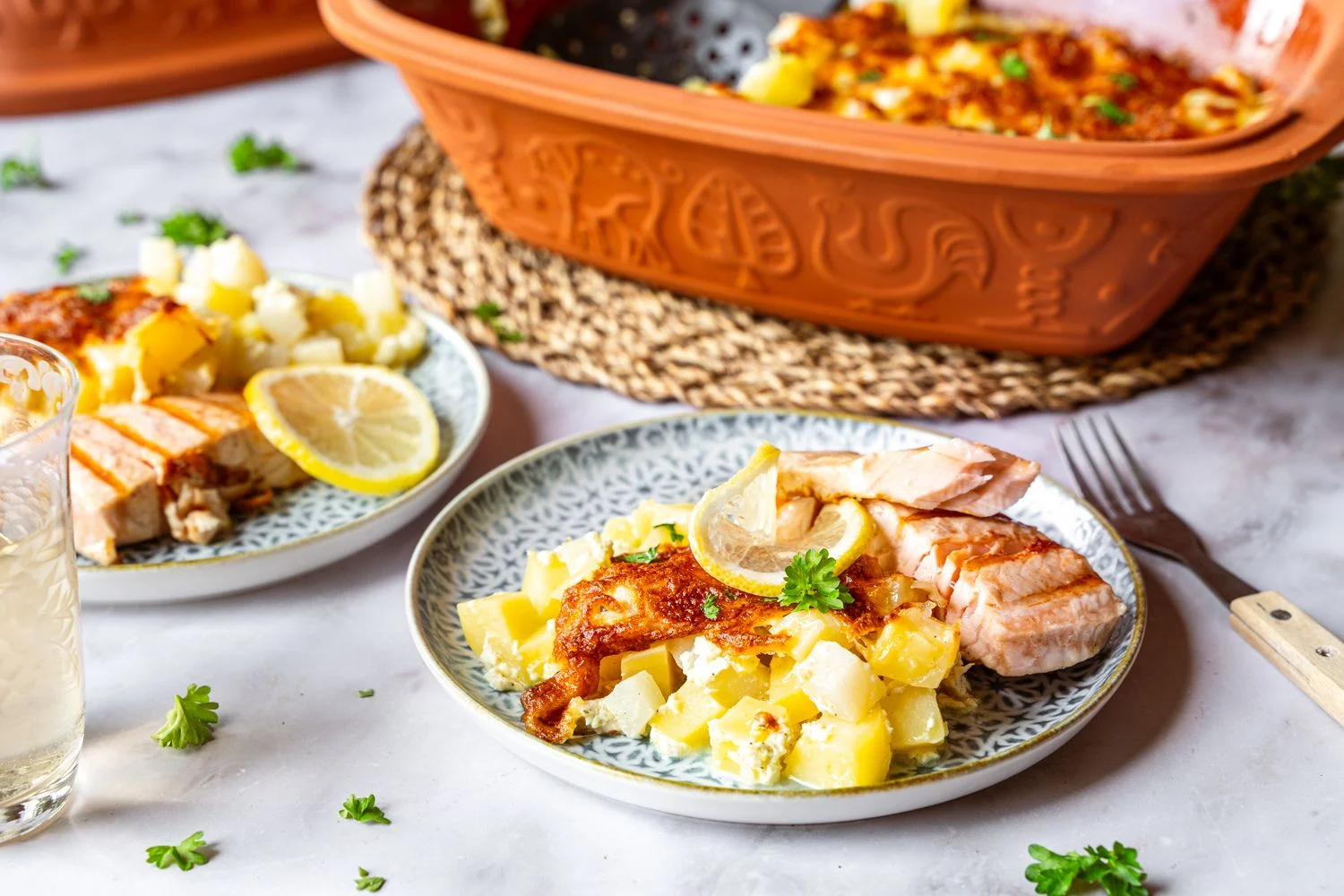 Kohlrabi-Gratin mit gegrilltem Lachs
